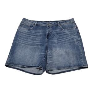 Lucky Brand Women's Denim Shorts Blue‎ Embroidered Accent Details Casual